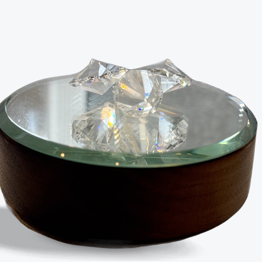 Vintage Zoo Crystal Music‎ Box Faceted Crystal Figurine on Wood Base